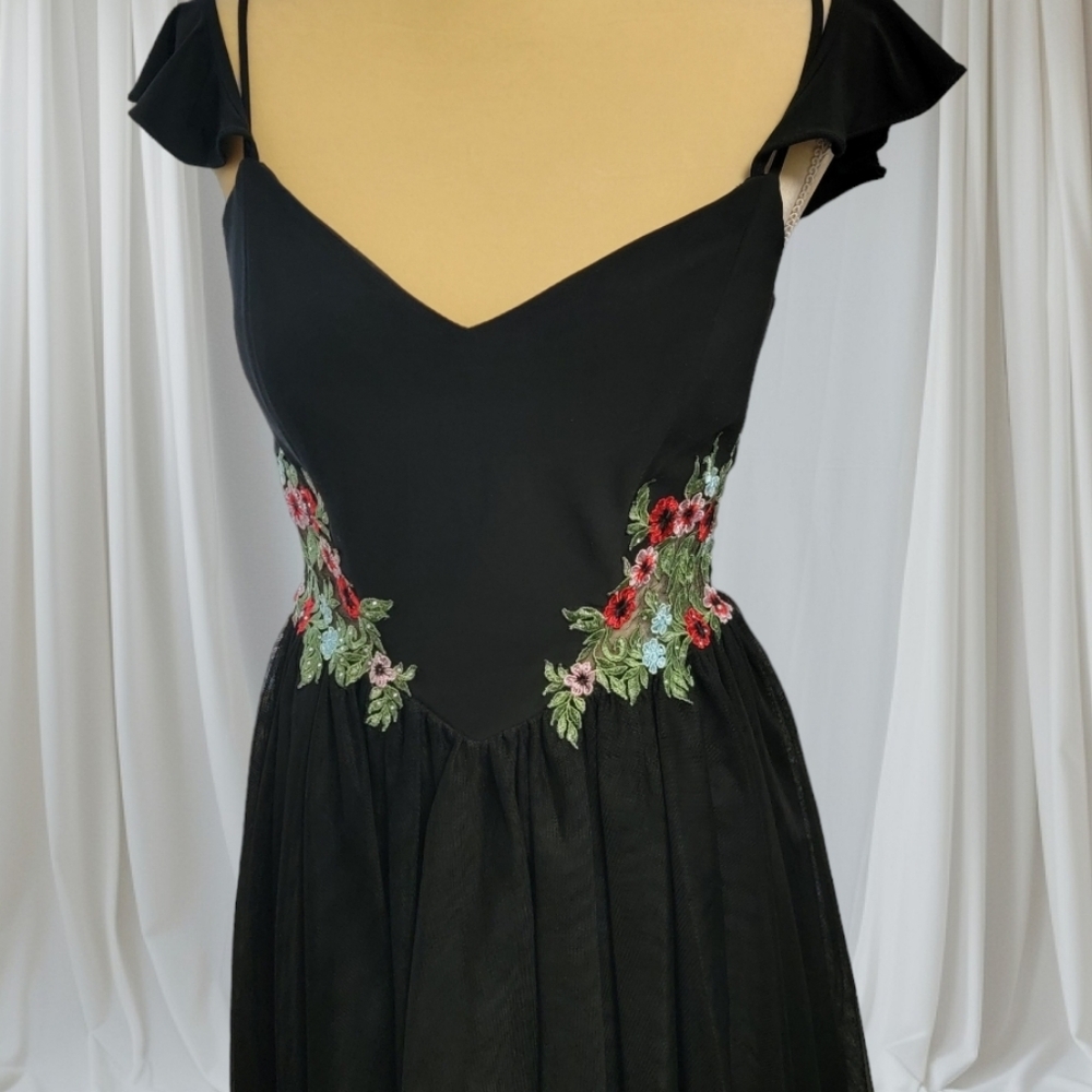 BA Nites Black Formal Dress Floral Prom Party Wedding Retail $200 Juniors Size 9